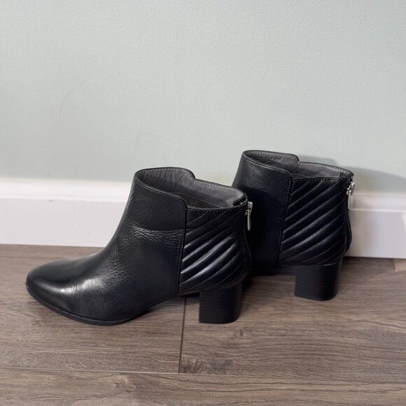 Adrienne Vittadini Size 6.5 Black Ankle Booties - Picture 3 of 8